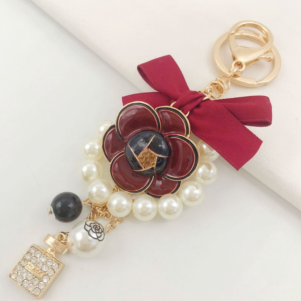 Móc Khóa Kim Loại Hình Hoa Trà Đính Ngọc Trai Thời Trang