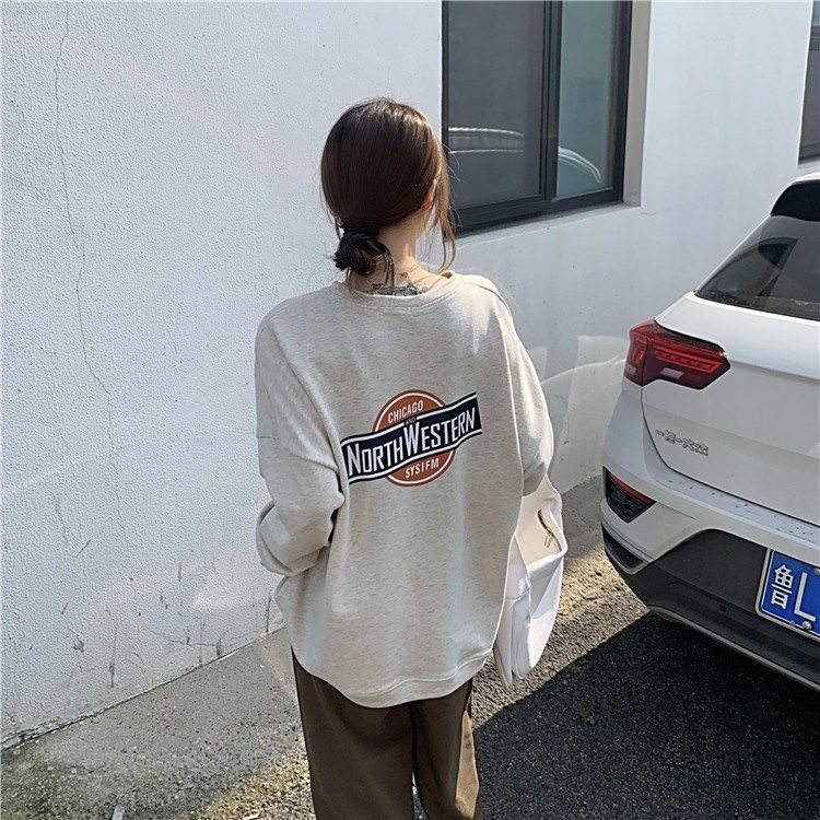 Áo thun nữ tay dài dáng rộng in hình mới