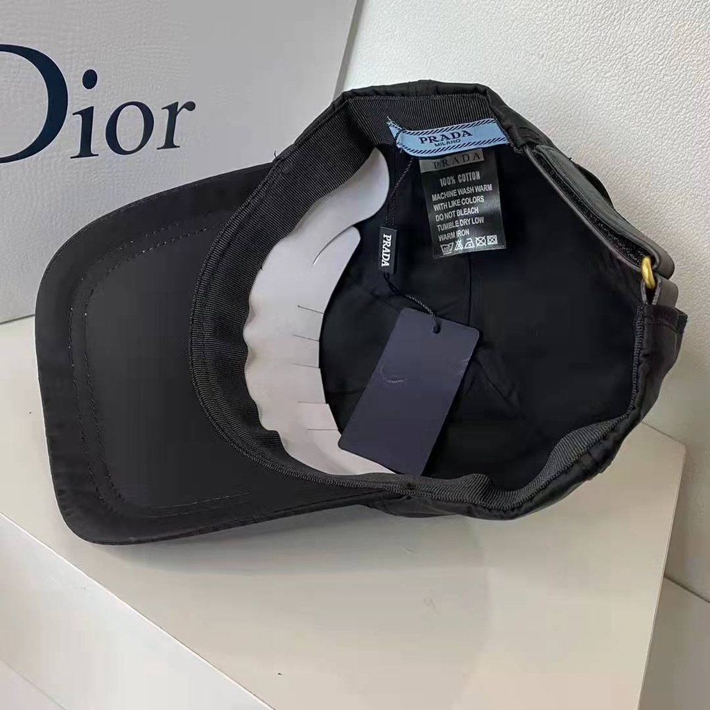 Mũ Lưỡi Trai Cặp Đôi Pra Nylon Mới Với Thẻ