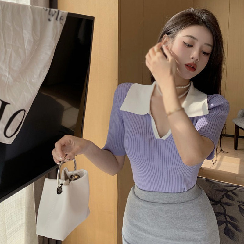 Áo Thun Tay Ngắn Cổ Chữ V Màu Sắc Tương Phản Chất Liệu Lụa Mát Mẻ Trẻ Trung