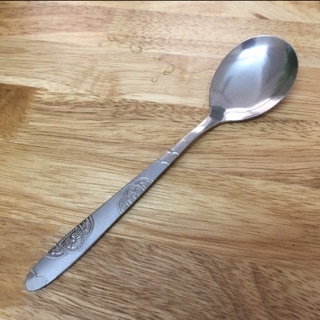 Thìa inox có trạm khắc hoa văn