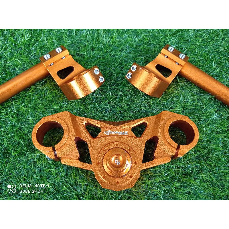 Ghidong clip-on Fz150i và bàn thờ Cardinals