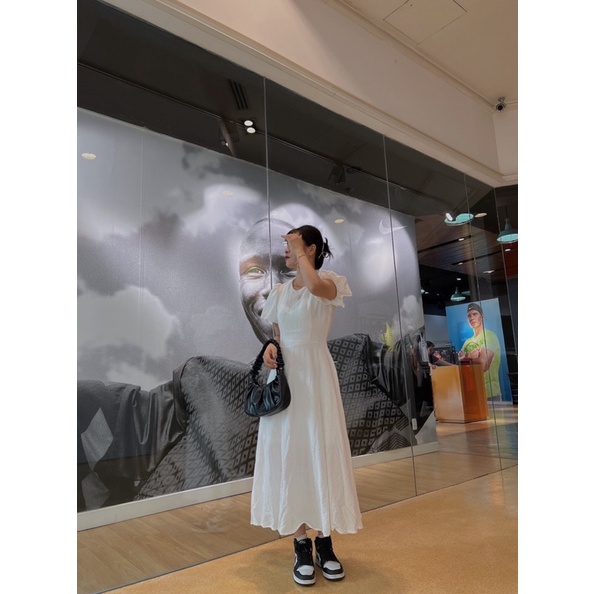 Đầm maxi trắng dáng dài tay phồng, Váy maxi dáng dài tay phồng màu trắng siêu xinh chất đũi nhún