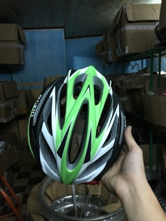 nón bảo hiểm xe đạp hiệu giro