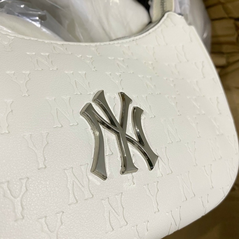 Túi M L B màu trắng