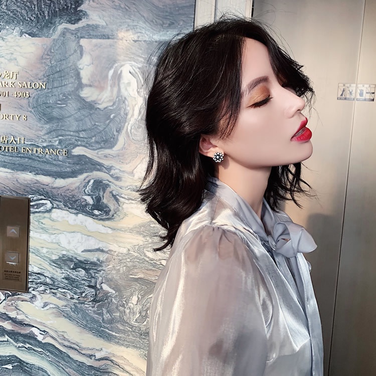 Bông tai nữ hình hạt chân trâu đen cực sang chảnh BAG U BTTRANCHAU196