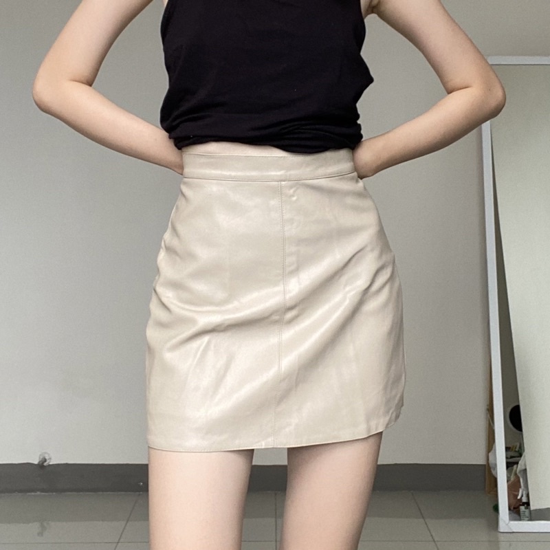 Chân váy da ngắn dáng bút chì