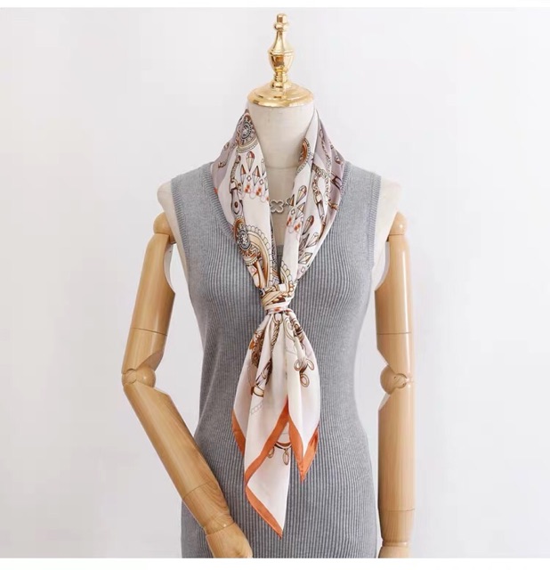 Khăn lụa vuông size 90x90.