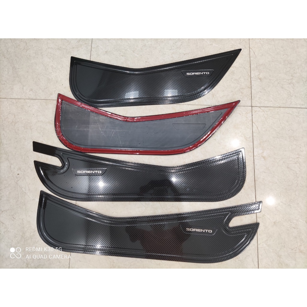 Ốp Tapli cánh cửa xe Kia Sorento 2021 Mẫu Cacbon - Bộ 4 Ốp có tặng kèm thêm keo dính