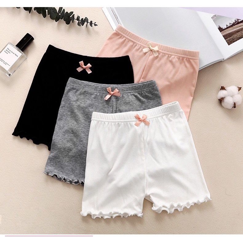 Quần đùi cotton mặc trong váy cho bé