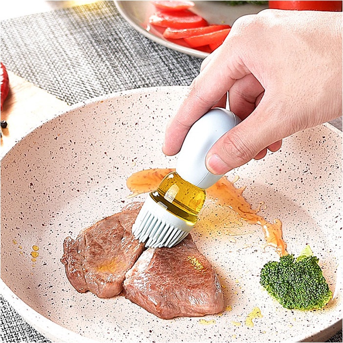 Bình đựng dầu ăn kèm đầu cọ quét dầu tiện dụng