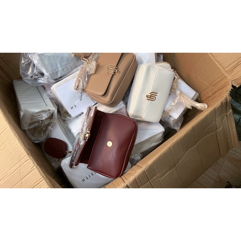 𝑻𝒖́𝒊 lyn đeo chéo