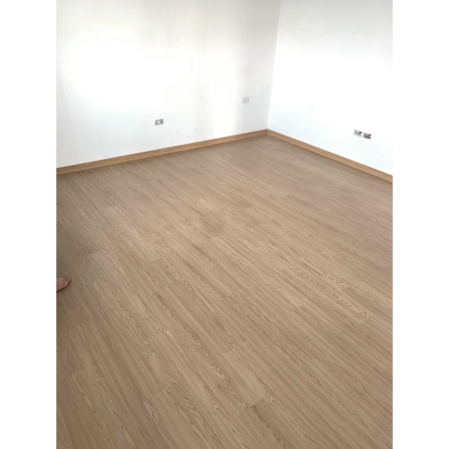 COMBO 1 Hộp 36 tấm sàn nhựa giả gỗ dán được 5 mét vuông MF375