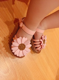 Sandal hoa cho bé cực xinh iu