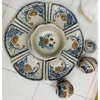 Bộ bát đĩa cúng gia tiên, men rạn cổ- họa tiết đắp nổi thủ công”Sen- Đào” Gốm sứ Bát Tràng cao cấp.