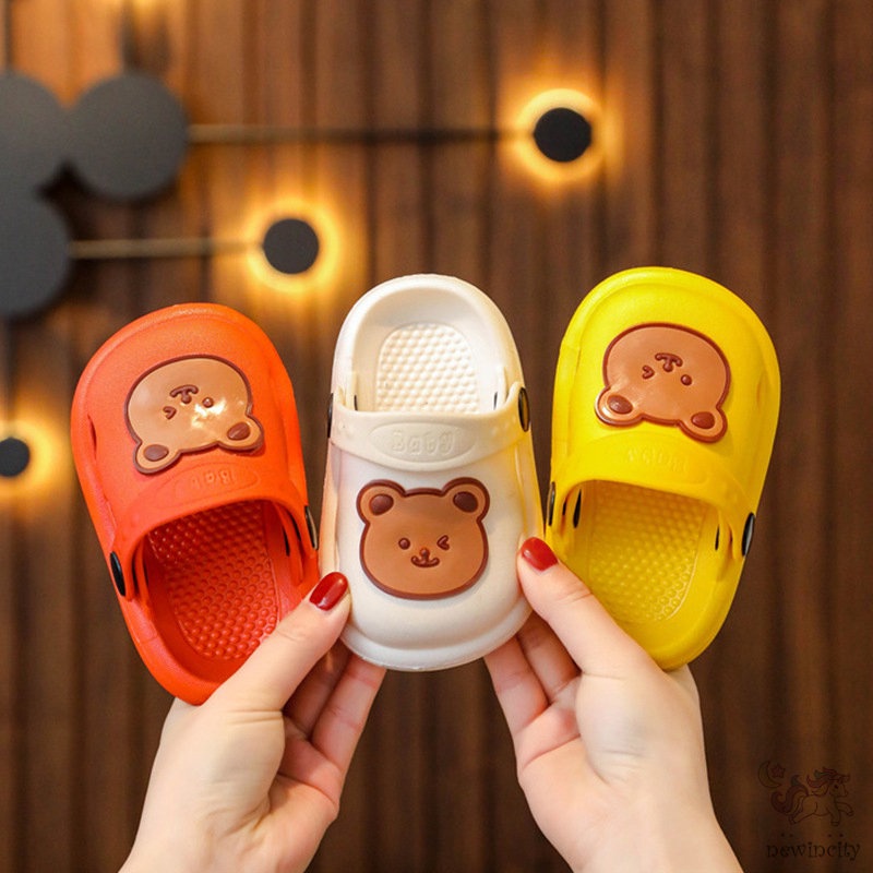 Dép Sục Gấu Đế Mềm Chống Trượt Cho Bé