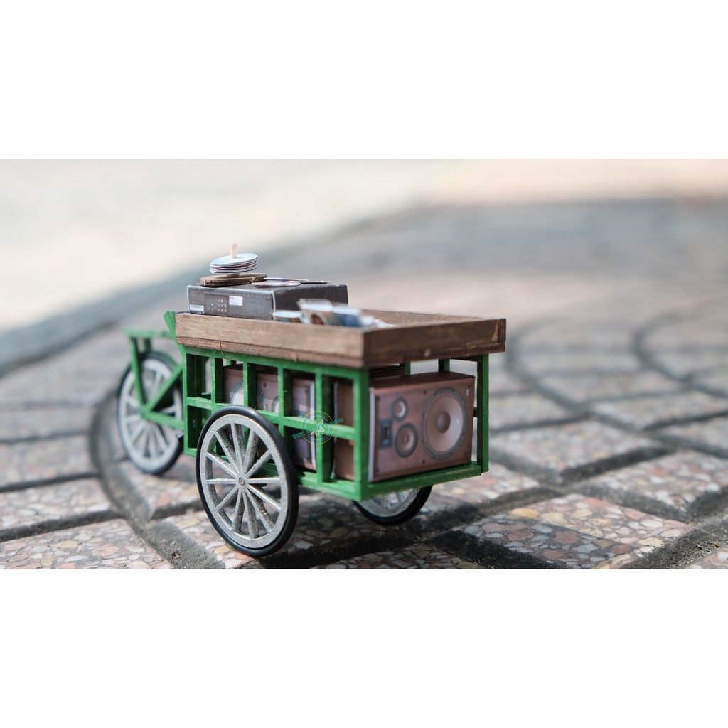 Mô Hình Sài Gòn Xưa Và Nay Thu Nhỏ - Xe Bán Đĩa Dạo - HR09