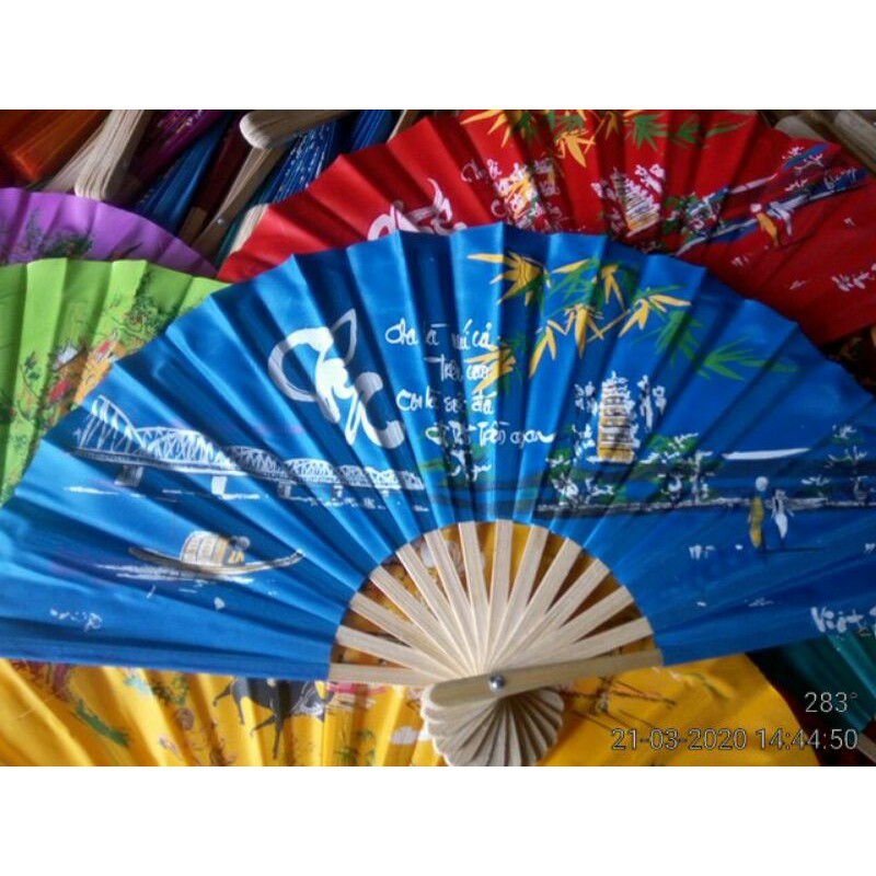 Quạt vải thư pháp đủ màu