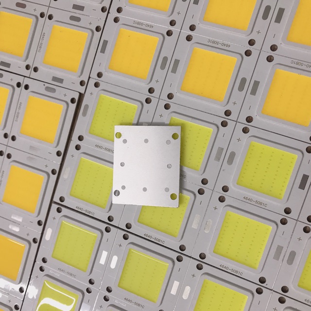 Đèn led siêu sáng 3.7V - 4.2V 20W sáng trắng, sáng vàng