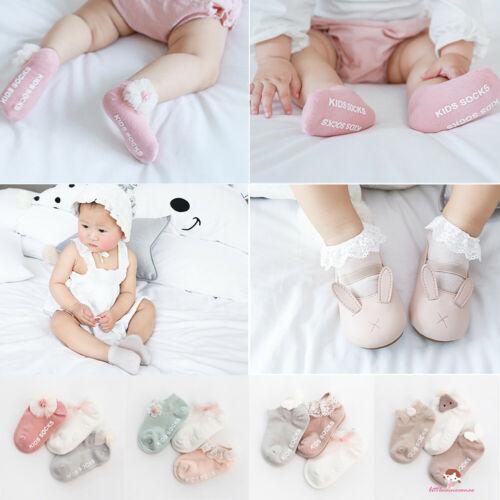 Bộ 3 cặp vớ mềm bằng vải cotton họa tiết dễ thương cho bé