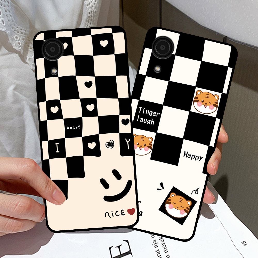 Ốp lưng Samsung A03 Core in hình sọc caro, họa tiết đen trắng dễ thương