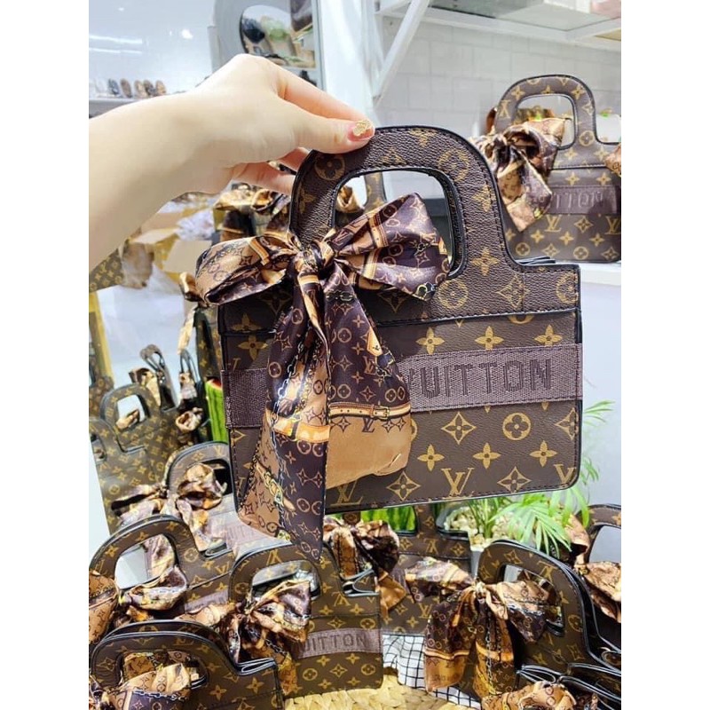 [Mã FAMAYWA2 giảm 10K đơn 50K] TÚI CẦM TAY XINH NÂU ( ảnh thật + video ) | BigBuy360 - bigbuy360.vn