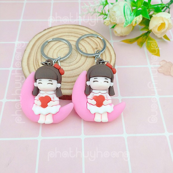 Móc khóa bé gái và bé trai ngồi cung trăng cute 💑 FREESHIP 🚚 Móc khóa bé gái và bé trai ngồi cung trăng - Phát Huy Hoàng