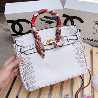 túi trắng vân H-M size 25cm, tặng kèm ngựa treo túi