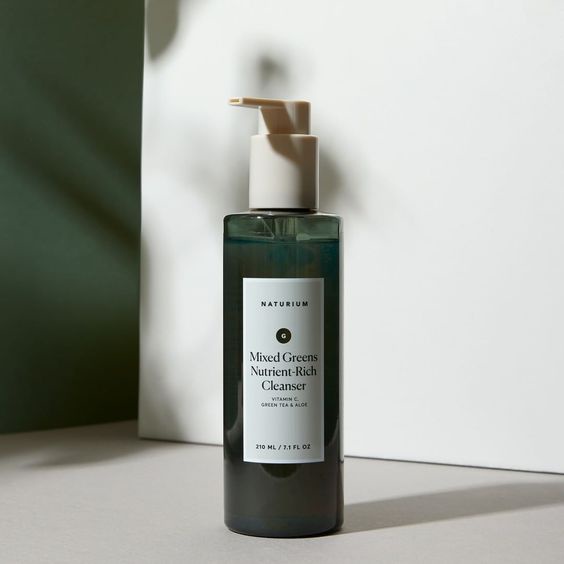 SỮA RỬA MẶT NATURIUM MIXED GREENS NUTRIENT-RICH CLEANSER 210ML