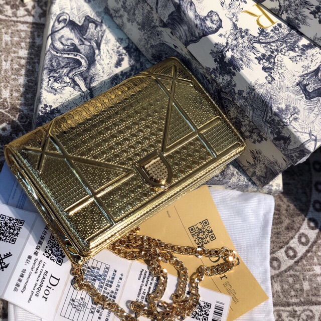 XẢ KHO SALE RẺ VÔ ĐỊCH Túi đeo chéo đeo vai drama 3D da bóng màu vàng gold hàng siêu hot fullbox có hộp
