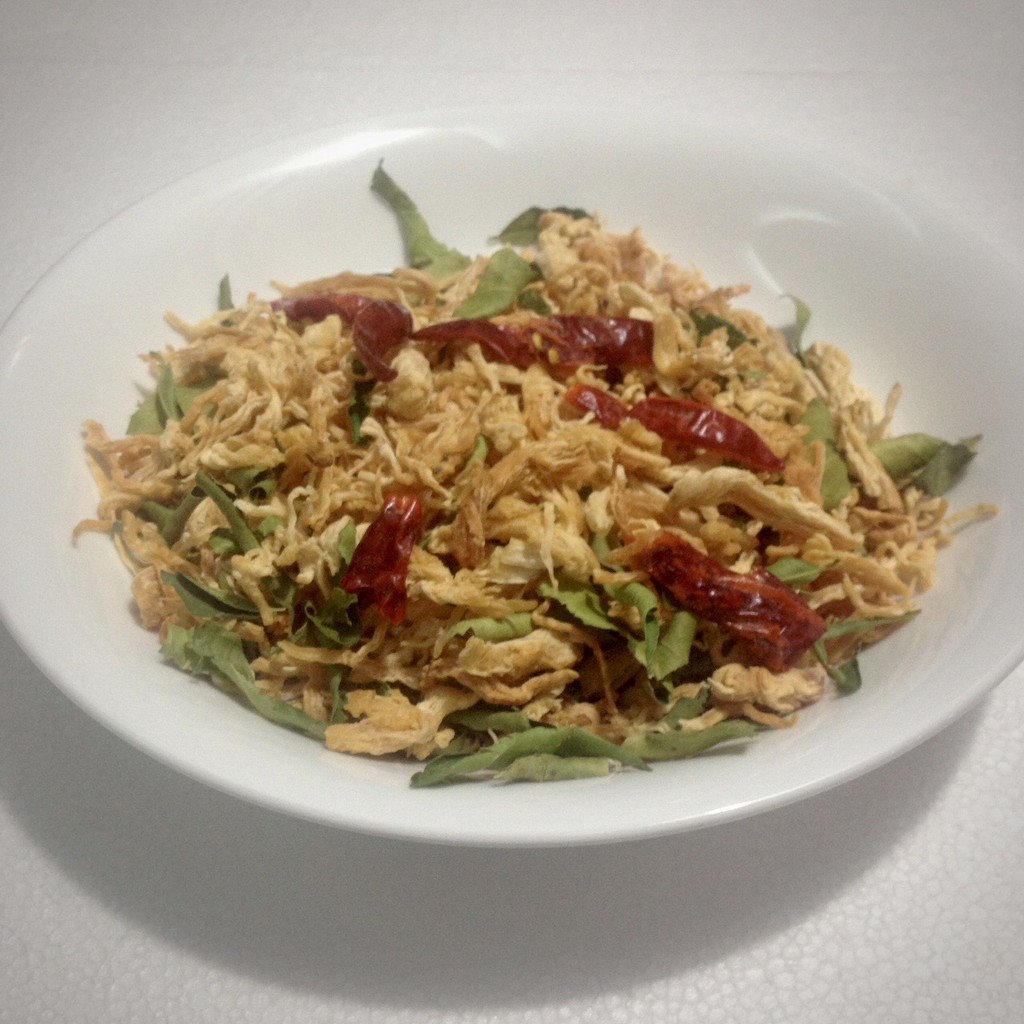 500gr Khô gà lá chanh cay Giòn Lày Hoà bịch zipper 500g