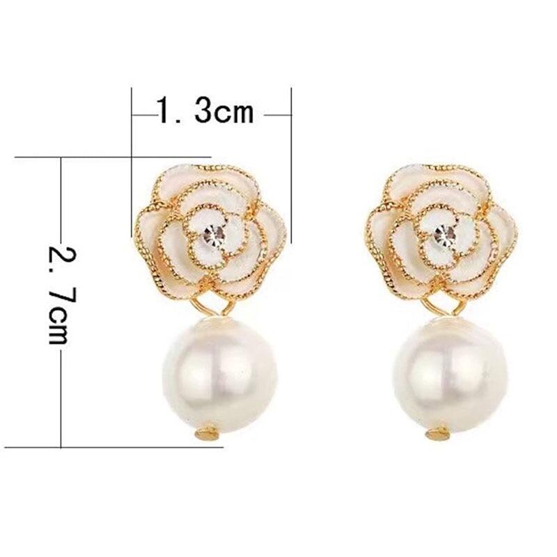 Khuyên Tai Hoa Trà Đính Ngọc Trai Sang Trọng