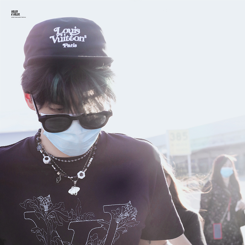 Dây Chuyền Mặt Hình Hoa Hướng Dương Mặt Cười Màu Đen Phong Cách Hip Hop 22707