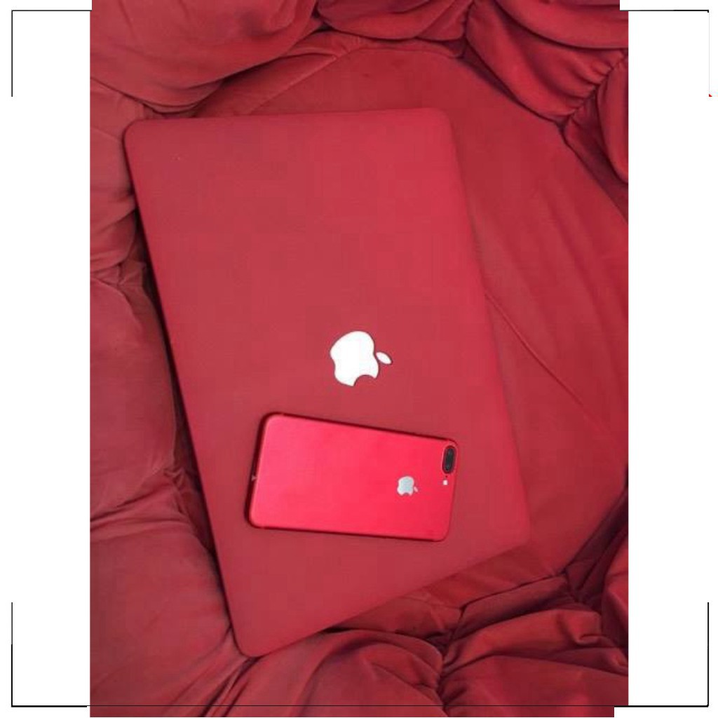 Case Macbook Air 13"(2018-2020) màu đỏ booc đô + đen (Tặng kèm Nút chống bụi + bộ chống gãy sạc)