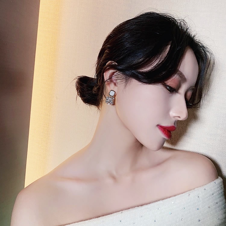 Bông Tai Hình Tròn Họa Tiết Mặt Tròn Phong Cách Hàn Quốc Đơn Giản Thời Trang Cho Nữ
