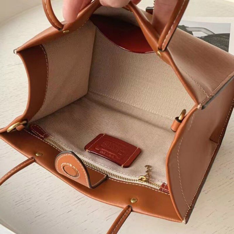 Túi Coach  Cashin Carry tote