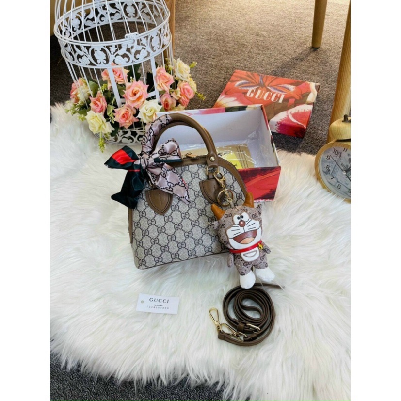 Túi xách nữ đeo chéo cầm tay kèm khăn và doreamon hàng Quảng Châu cao cấp Hot Trend 2021