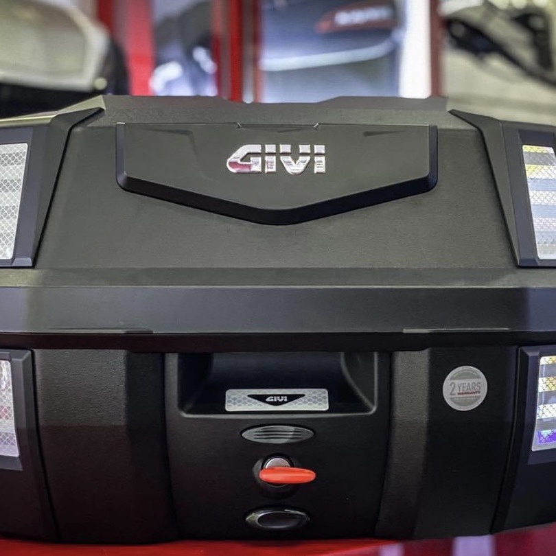 Thùng sau Givi B42N-ADV hệ thống khóa Monolock cao cấp dung tích 42 lít kèm đế gắn thùng Givi MP70N chính hãng