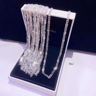 mặt khắc tên cho bé