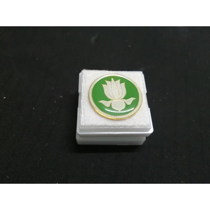 HHHS Huy hiệu Hoa sen GĐPTVN ăn mòn mạ vàngcao cấp