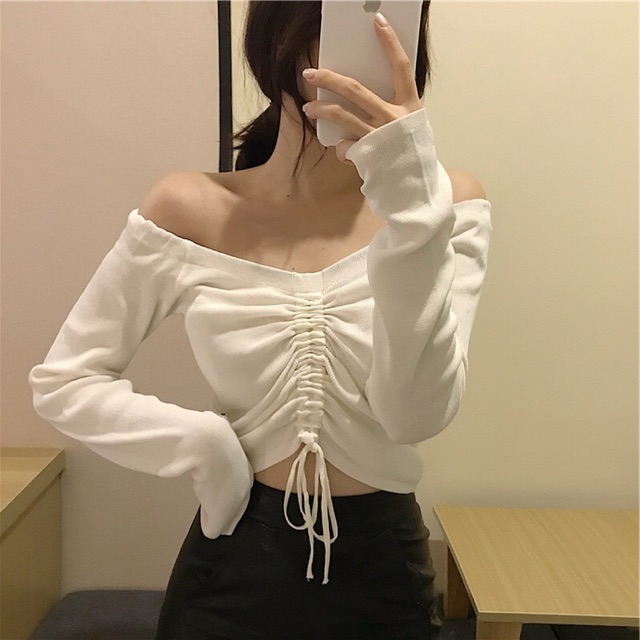 [Mã WAMT10K giảm 10k cho đơn 0k] Áo croptop trễ vai dài tay hở eo phong cách Hàn Quốc | BigBuy360 - bigbuy360.vn