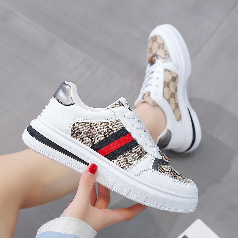 Giày sneaker nữ phối hoạ tiết cực xinh