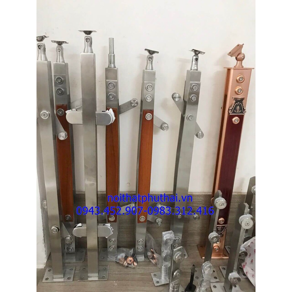 Con tiện cầu thang inox - 4 lỗ sỏ inox ống D12- bắt mặt bậc