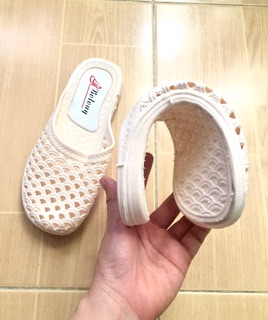 Dép bít nhựa dẻo