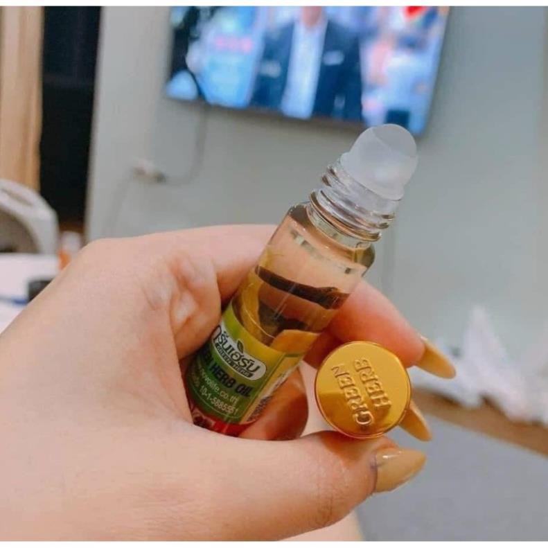 [Mã INCU1708 hoàn 15K xu đơn 50K] Dầu Nhân Sâm Ginseng Green Herb Oil 8ml Thái Lan