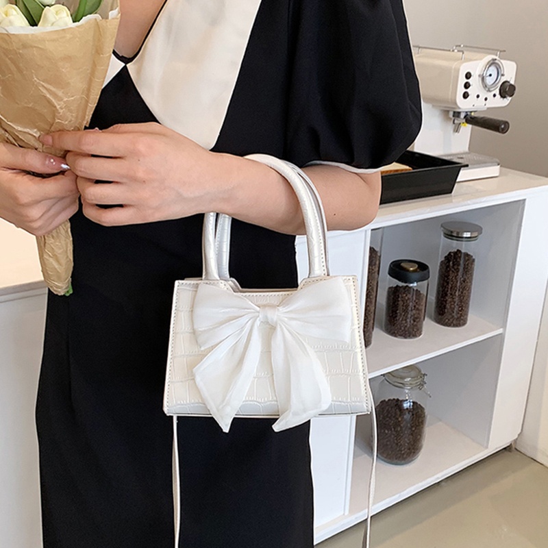 Túi đeo vai IELGY kiểu vuông họa tiết vân da cá sấu dễ phối đồ cho nữ