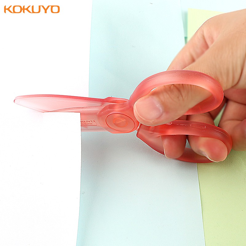 Kéo KOKUYO làm từ nhựa an toàn cho bé