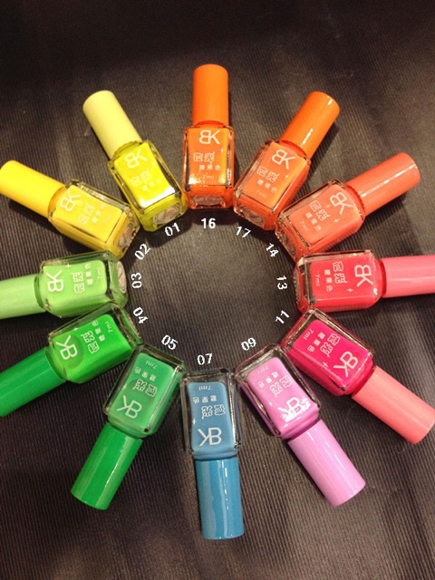 Sơn Móng Tay Dạ Quang Nổi Bật-Sơn Móng Tay Dạ Quang Phát Sáng