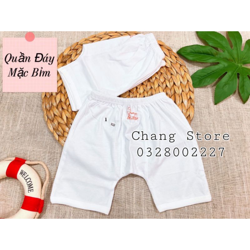 Quần ngắn mặc bỉm màu trắng babymoon cho bé sơ sinh