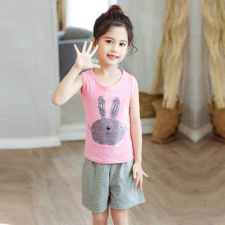 Bộ quần áo cotton 100% cho bé.